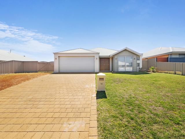 Spacious Family Home in Drummond Cove