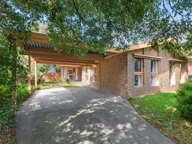 Spacious Family Home in East Doncaster Secondary College Zone