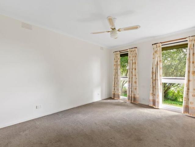 Spacious Family Home in East Doncaster Secondary College Zone