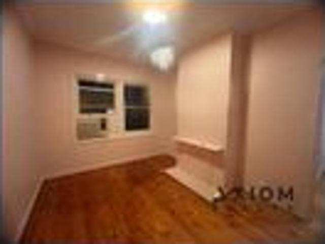 Spacious Family Home in Elizabeth Grove