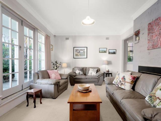 Spacious Family Home in Family Neighbourhood