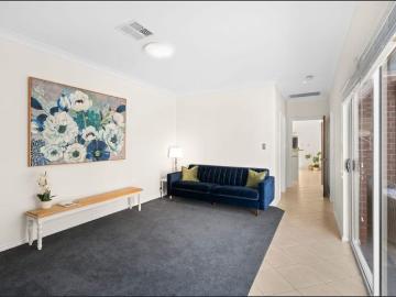 Spacious family home in fabulous location!