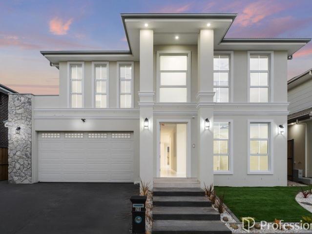 Spacious Family Home in Gables