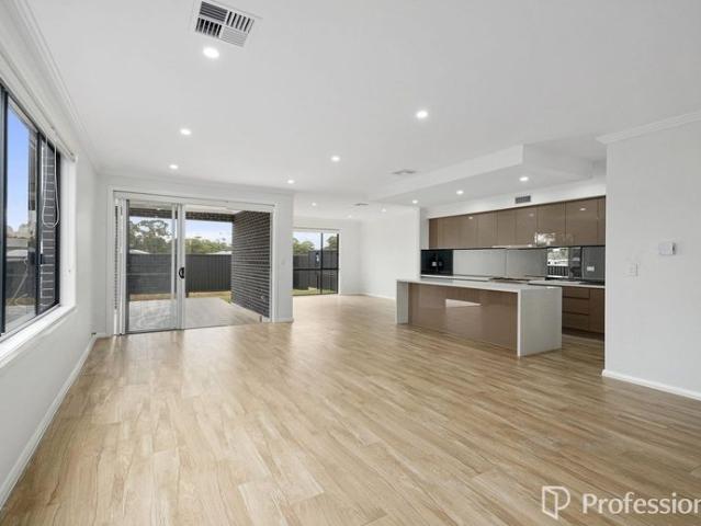 Spacious Family Home in Gables