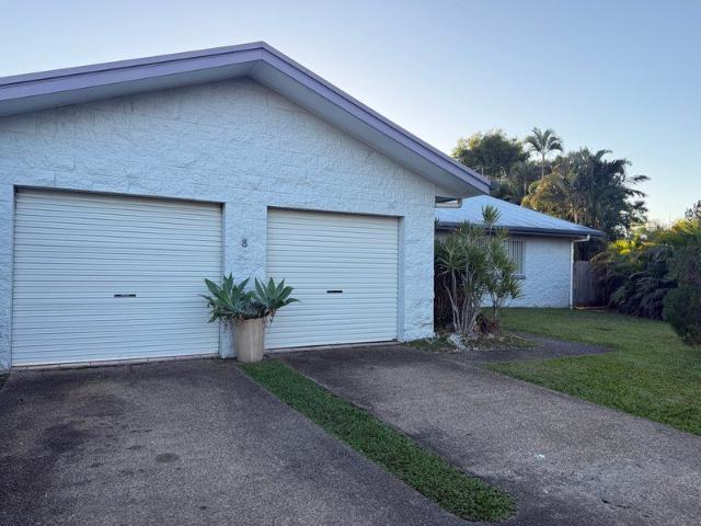 Spacious Family Home in Glenella! AVAILABLE NOW!