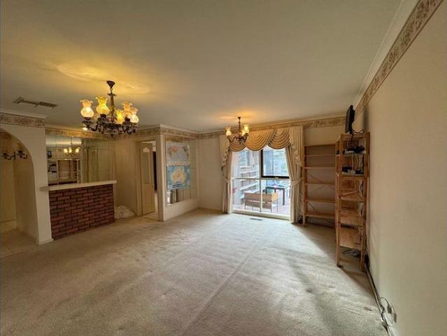 Spacious Family Home In Great Court Location