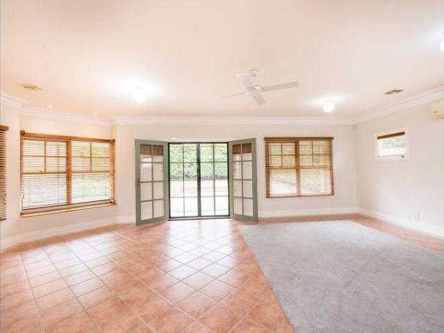SPACIOUS FAMILY HOME IN GREAT LOCATION