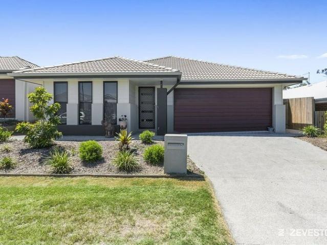 Spacious Family Home in Holmview