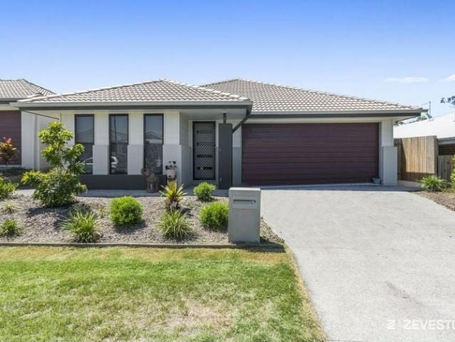 Spacious Family Home in Holmview
