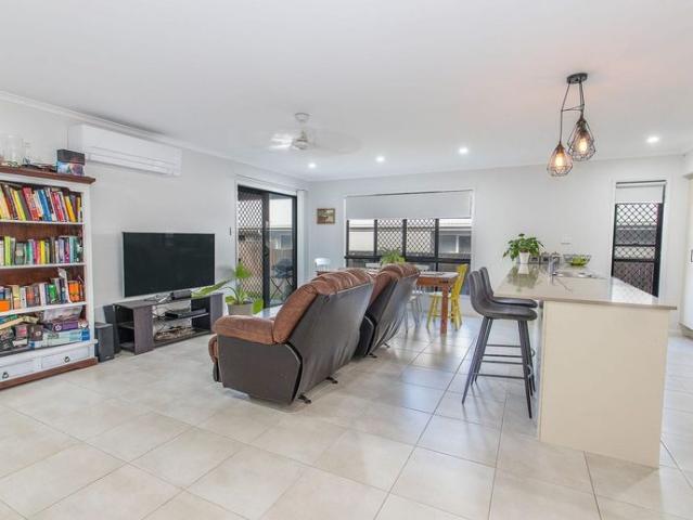 Spacious Family Home in Julago