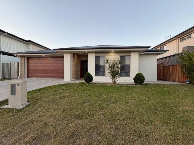 Spacious Family Home in Logan Reserve $900 per week