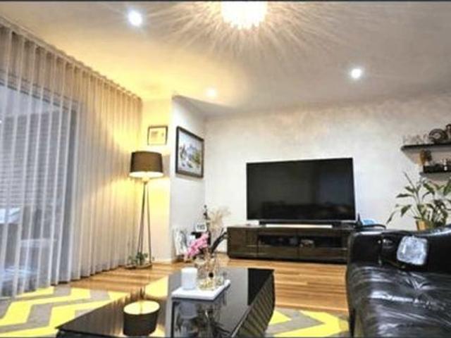 Spacious Family Home in Mernda Village Estate