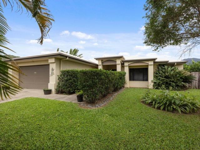 Spacious Family Home in Mossman