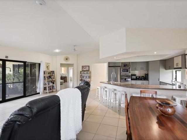 Spacious Family Home in Mossman