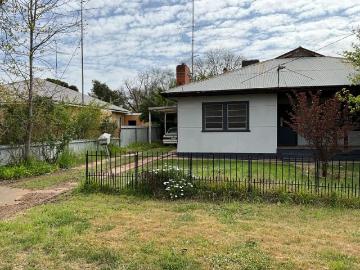 Spacious Family Home in Narrandera