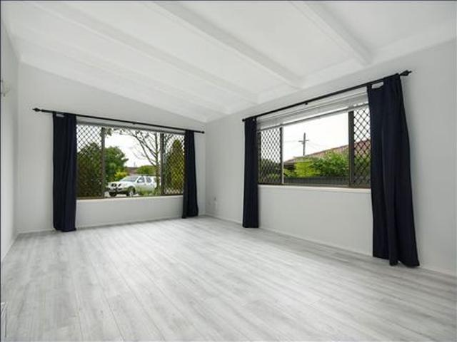Spacious family home in Newtown!