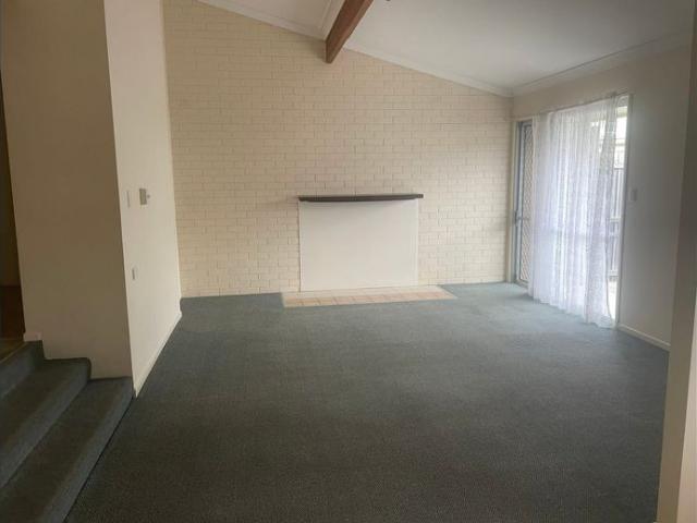 Spacious Family home in Parkridge Estate avail 9/11/26