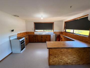 Spacious Family Home in Peaceful Zeehan