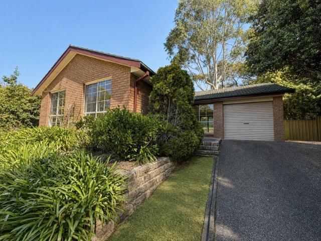 Spacious Family Home in Peaceful Hazelbrook Setting!