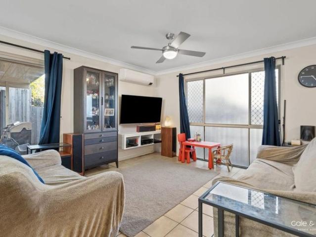 Spacious Family Home in Peaceful Springfield Lakes Cul de Sac