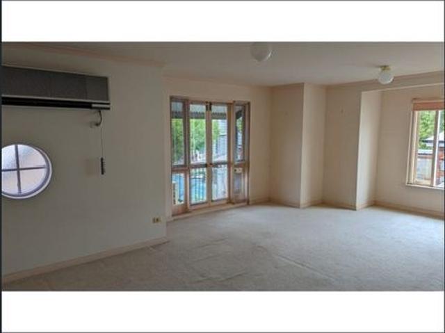 SPACIOUS FAMILY HOME IN PRESTIGIOUS KENSINGTON – 4 BEDROOMS OR 3 PLUS 2 LIVING AREAS!