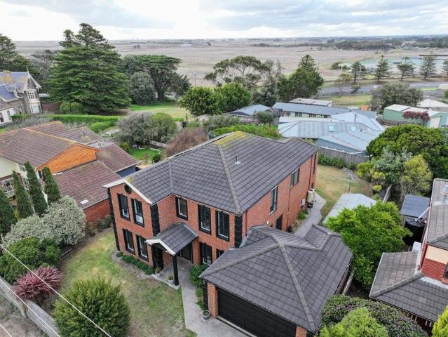 Spacious family home in private location