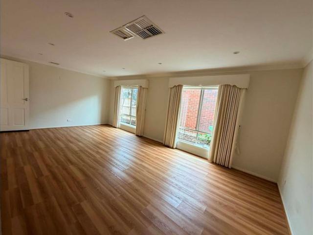 Spacious Family Home in Prime Taylors Hill Location