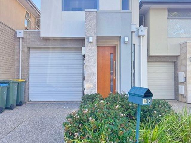 Spacious Family Home in Prime Campbelltown Location