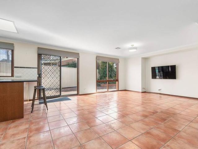 Spacious Family Home in Prime Carrum Downs Location