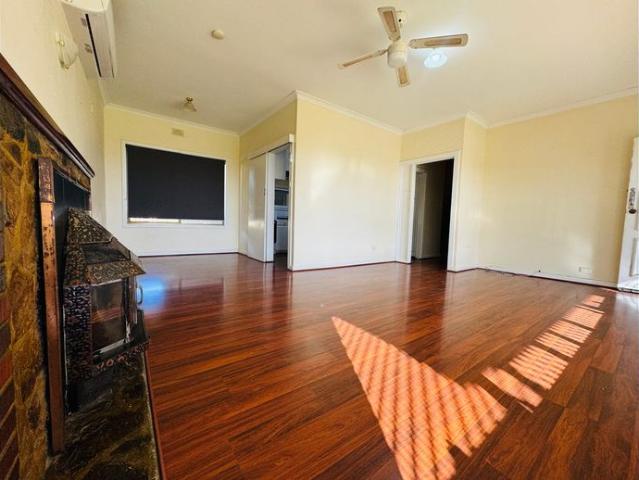 Spacious Family Home in Prime Christies Beach Location