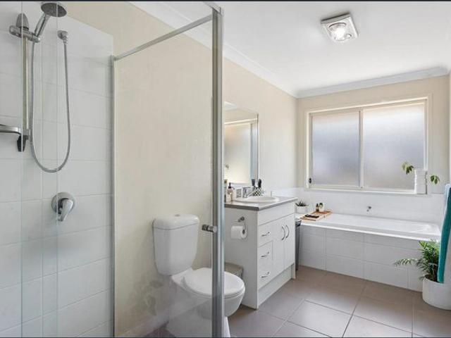 Spacious Family Home in Prime Coomera Location