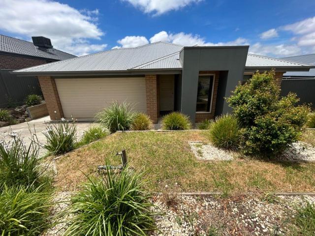 Spacious Family Home in Prime Curlewis Location