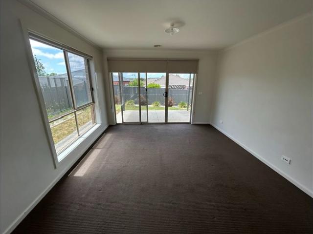 Spacious Family Home in Prime Curlewis Location
