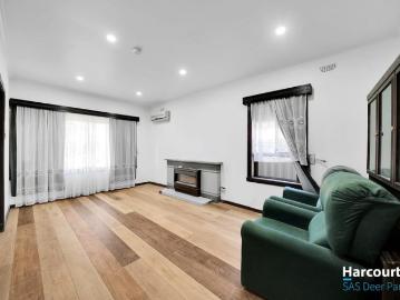 Spacious Family Home in Prime Deer Park Location