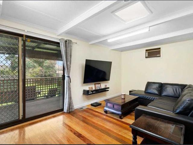 Spacious Family Home in Prime Frankston Location