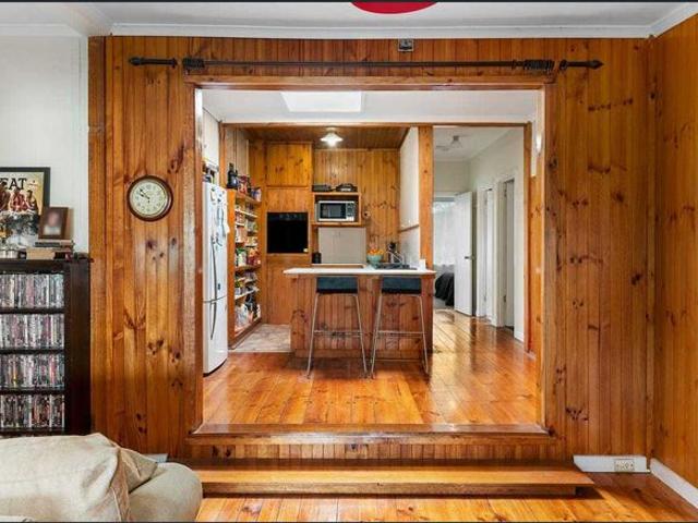 Spacious Family Home in Prime Frankston Location