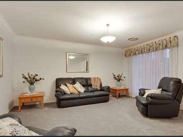 Spacious Family Home in Prime Glenwood Location