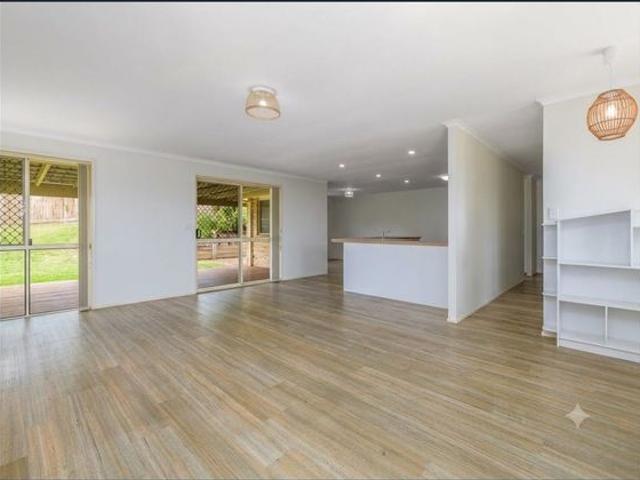 Spacious Family Home in Prime Helensvale Location