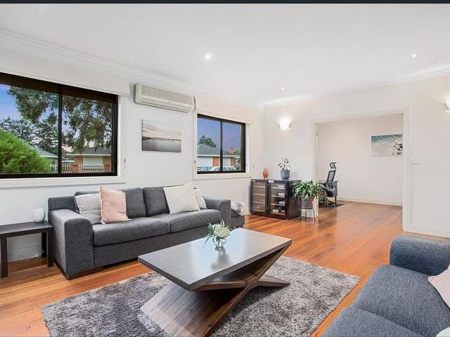 Spacious Family Home in Prime Keilor East Location