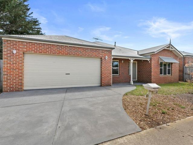 SPACIOUS FAMILY HOME IN PRIME LOCATION