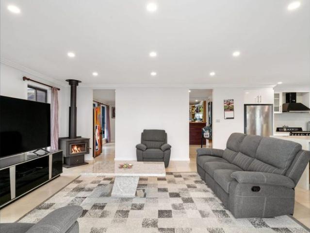 Spacious Family Home In Prime Location