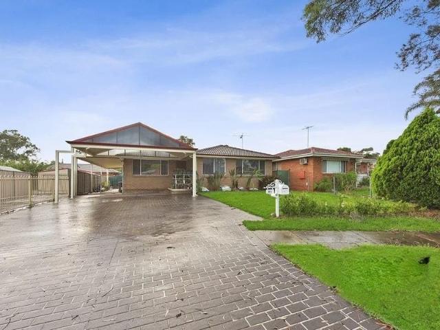 Spacious Family Home in Prime Location with Solar panels