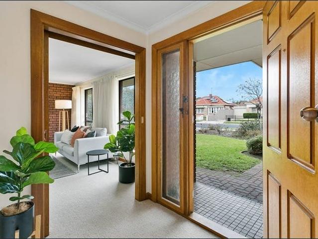 Spacious Family Home in Prime Manningham Location