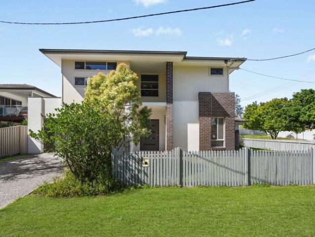 Spacious Family Home in Prime Mitchelton Location