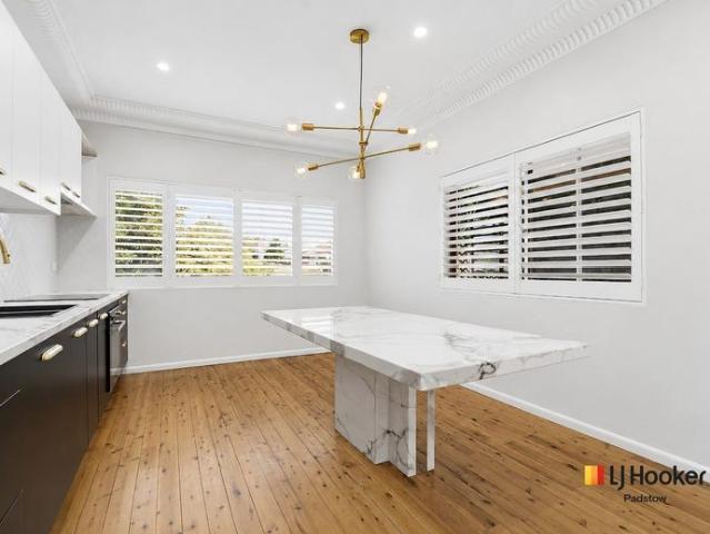 Spacious Family Home in Prime Padstow Location