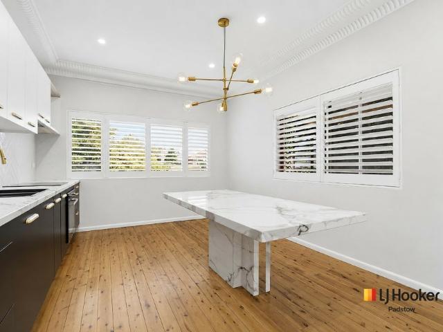 Spacious Family Home in Prime Padstow Location