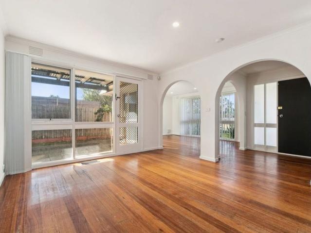 Spacious Family Home in Prime Seaford Location