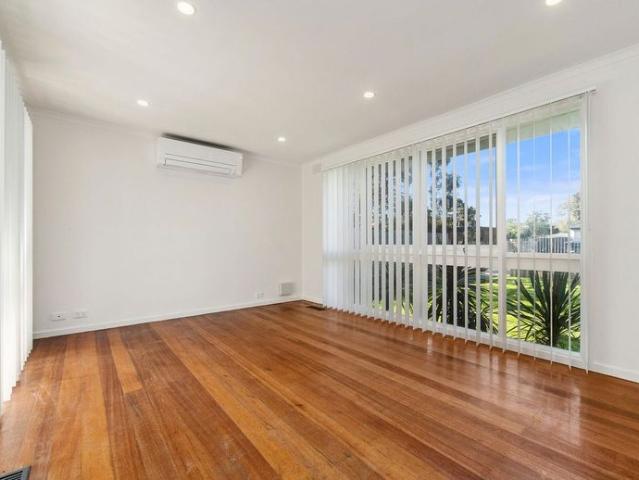 Spacious Family Home in Prime Seaford Location