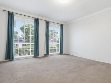 Spacious Family Home in Prime South Penrith Location