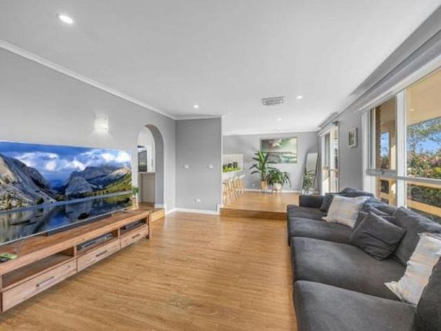 Spacious Family Home in Quiet Coldstream Location